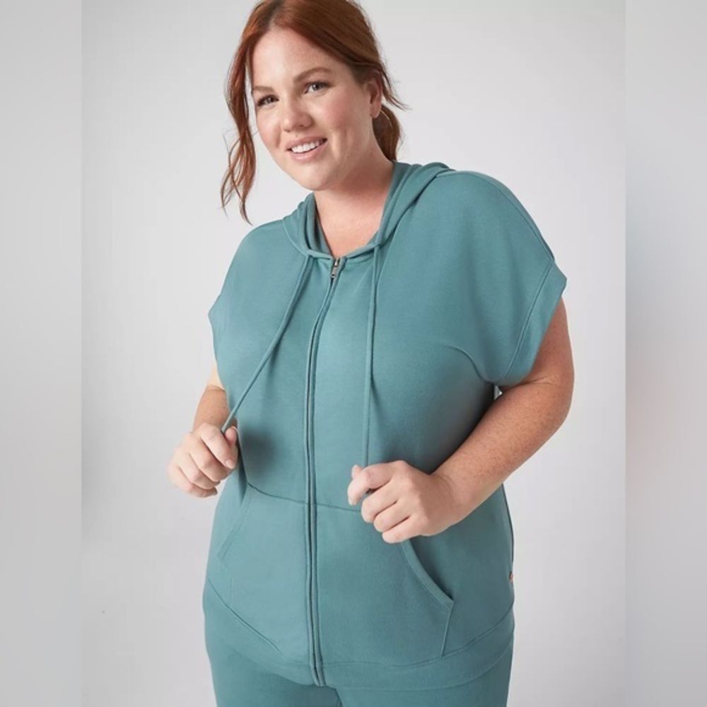 Lane Bryant LIVI Active Short-Sleeve Hooded Zip-Front Sweatshirt,‎ Size 26/28